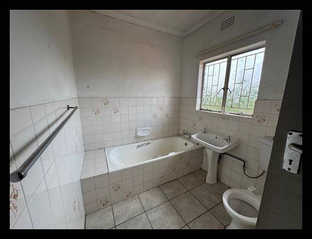 2 BEDROOM TOWNHOUSE FOR SALE IN BIRCHLEIGH